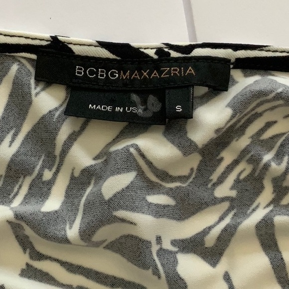 BCBGMAXAZRIA Printed Wrap Dress Sz Small - Picture 5 of 6